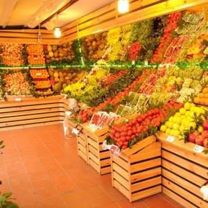 Ahşap Market Rafları